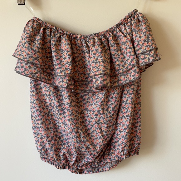 Cute Ruffled Tube Top - Picture 4 of 8